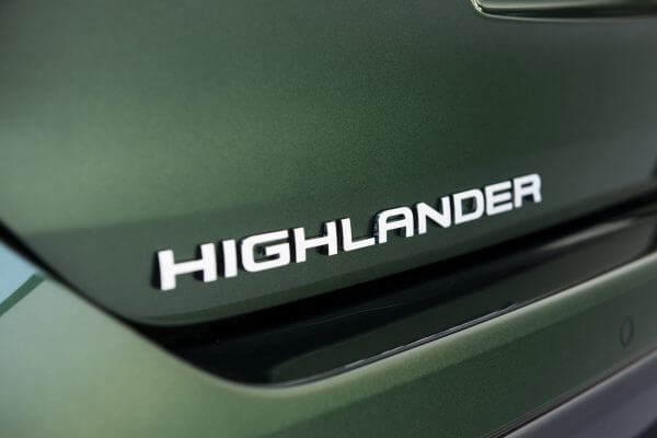 highlander vs cx 9